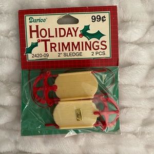 Darice Holiday Trimmings - Sleigh Mini Ornament